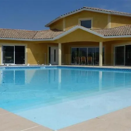 Maoni Villa Agnac
