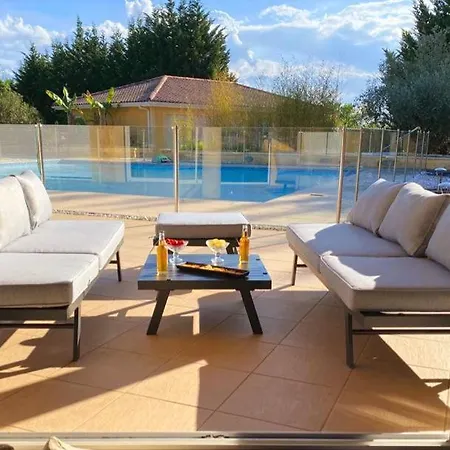 Villa Maoni *